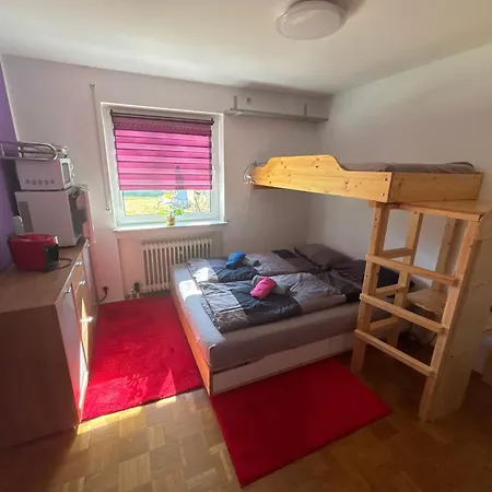1 Moebliert Gut Ausgestattet Und Gute Anbindung Bus Bahn Проживание в семье Хоэнбрунн