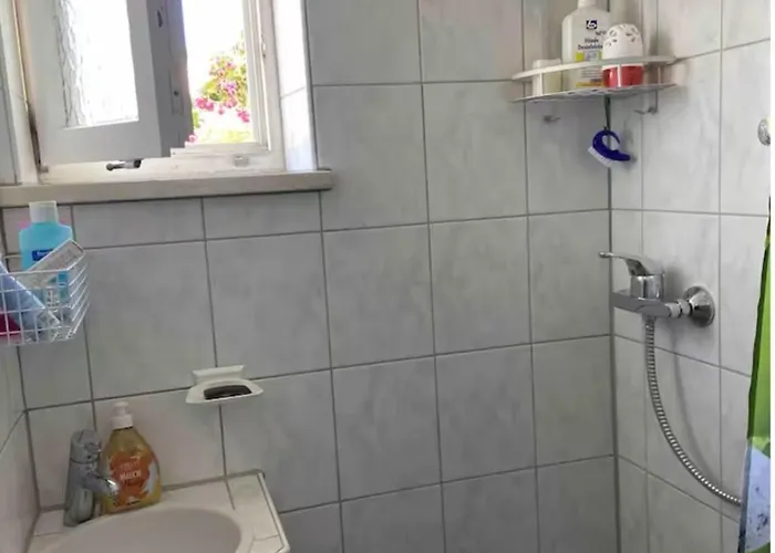 1 Moebliert Gut Ausgestattet Und Gute Anbindung Bus Bahn Hohenbrunn