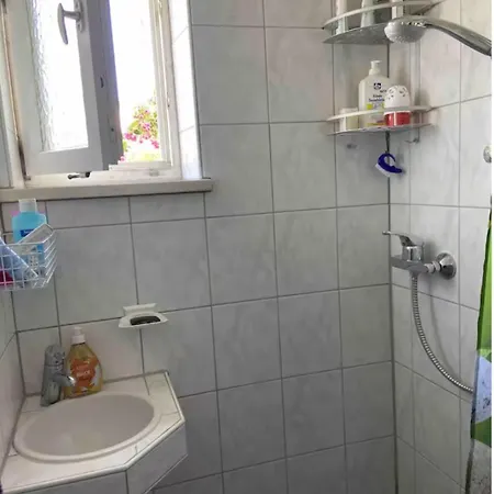 1 Moebliert Gut Ausgestattet Und Gute Anbindung Bus Bahn Hohenbrunn