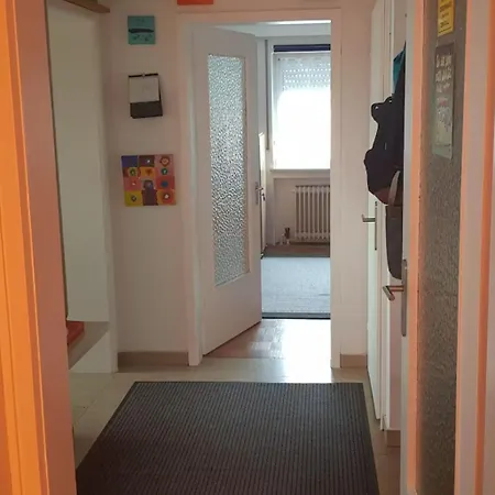 1 Moebliert Gut Ausgestattet Und Gute Anbindung Bus Bahn Homestay *