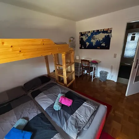 Homestay 1 Moebliert Gut Ausgestattet Und Gute Anbindung Bus Bahn