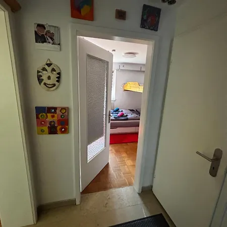Homestay 1 Moebliert Gut Ausgestattet Und Gute Anbindung Bus Bahn Hohenbrunn