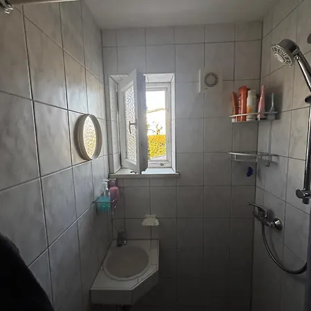 1 Moebliert Gut Ausgestattet Und Gute Anbindung Bus Bahn *